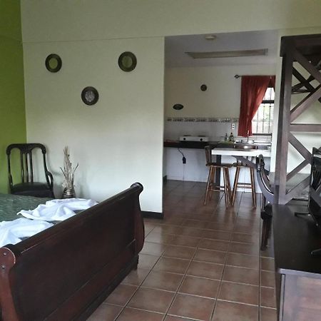 Dos Palmas Studio Apartments Río Segundo Kültér fotó