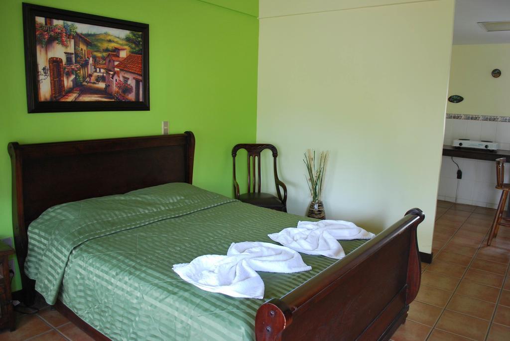 Dos Palmas Studio Apartments Río Segundo Kültér fotó