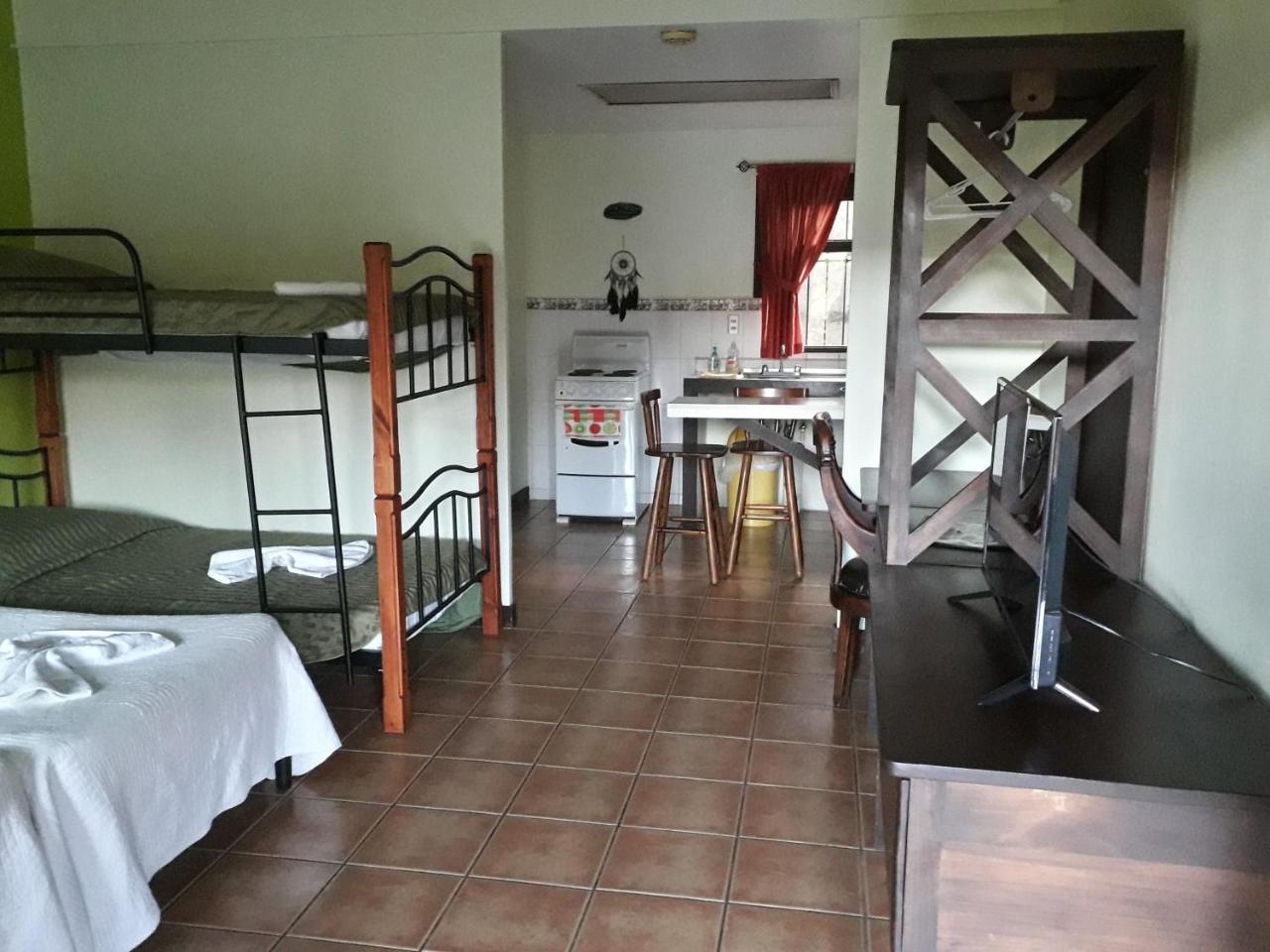 Dos Palmas Studio Apartments Río Segundo Kültér fotó